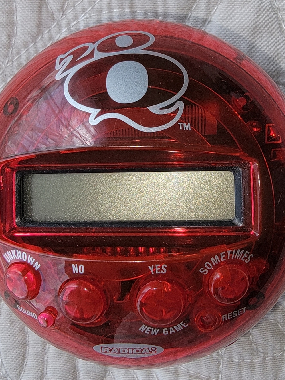 Radica 20Q Handheld Red Pocket Electronic Game 2005 Classic Toy